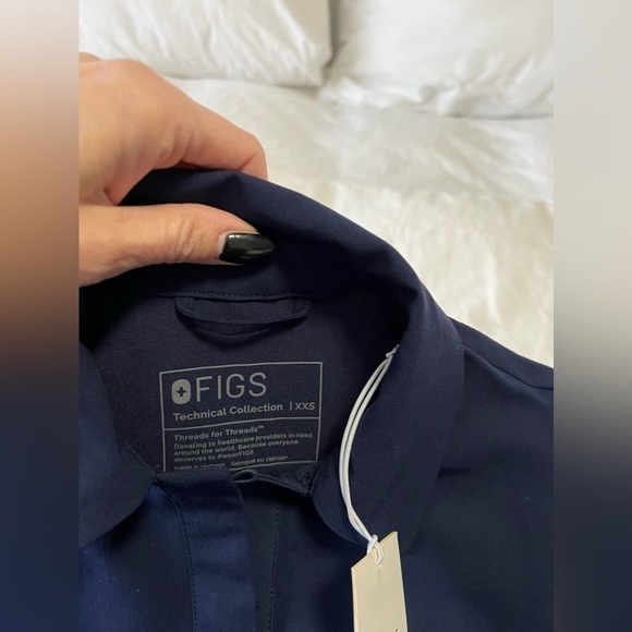FIGS |Navy Blue Nala Top Long Sleeve Collared Technical Scrub | Women’s XXS NWT - Picture 9 of 10